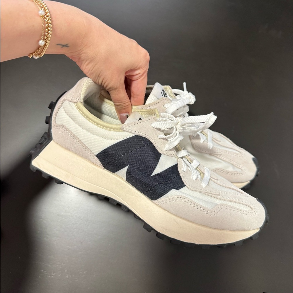 New Balance 327 | Women’s